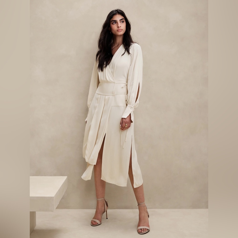 Banana Republic Cream Long Sleeve Dress